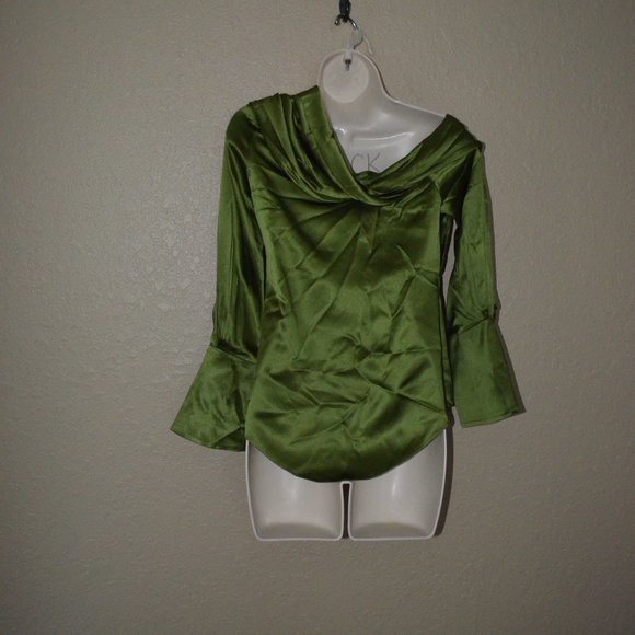 $920 Sz 2 Hellessy Green Calla Off Shoulder Silk Blouse - Picture 7 of 9